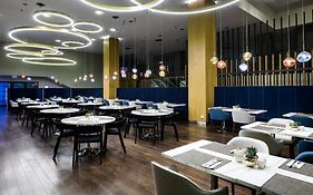 Courtyard - Lotnisko Chopin Warszawa